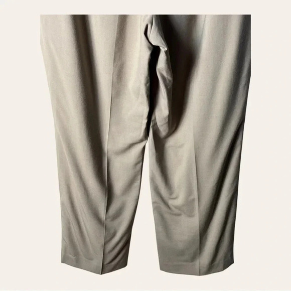 0747.  TALBOTS PETITE “STRETCH” TROUSERS KHAKI IN COLOR SIZE 8 STRAIGHT LEG - Picture 9 of 9